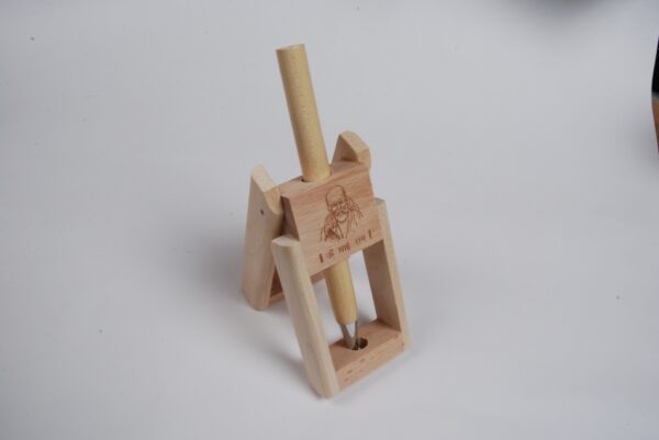 Wooden Pen with stand 2